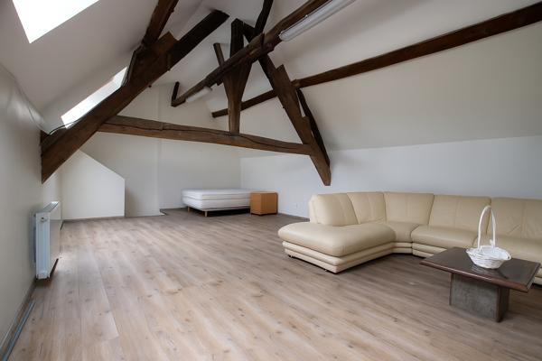 Maison 10 pièces à Linas proche centre-ville.