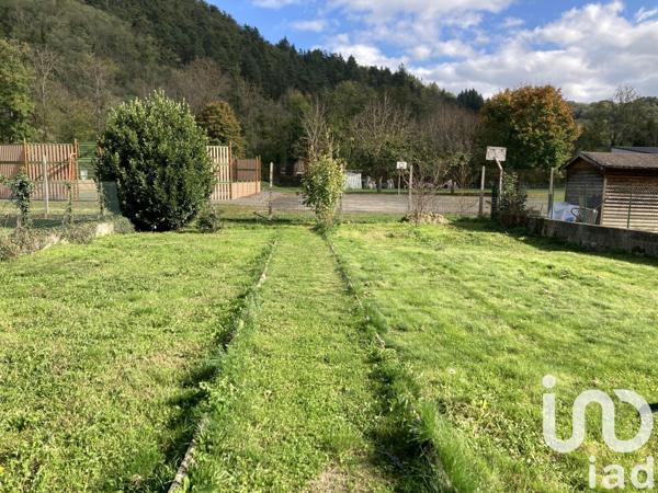 Maison 6 pièces de 95 m² à Sail-sous-Couzan (42890)