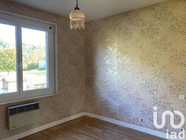 Maison 6 pièces de 95 m² à Sail-sous-Couzan (42890)