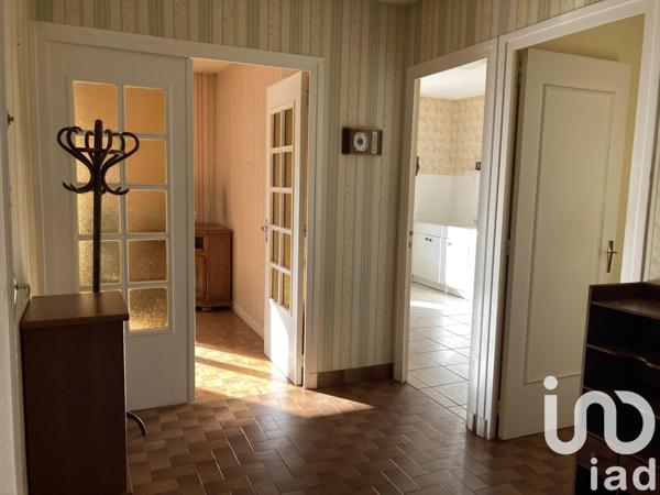 Maison 6 pièces de 95 m² à Sail-sous-Couzan (42890)