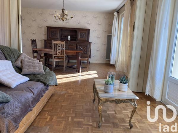 Maison 6 pièces de 95 m² à Sail-sous-Couzan (42890)