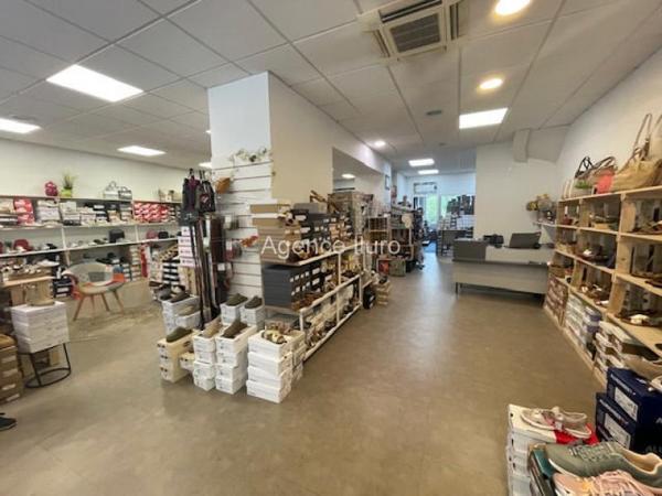 Local commercial - Oloron-sainte-marie - Réf.:205409 OLORON CENTRE-VILLE - A VENDRE LOCAL COMMERCIAL ACTUELLEMENT LOUE -