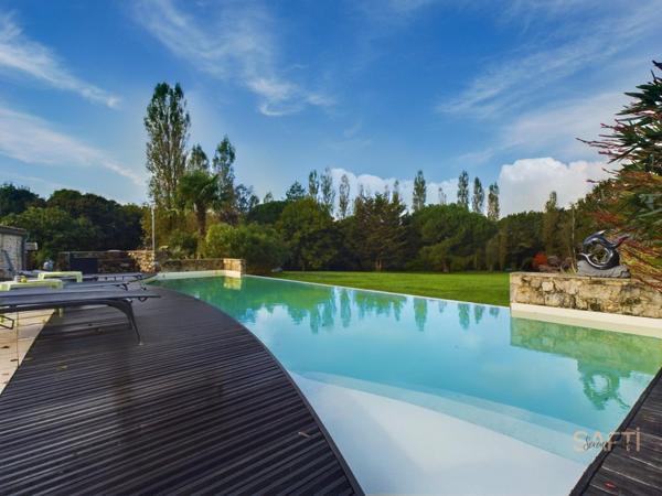 Domaine de charme de 440m² sur 4 hectares