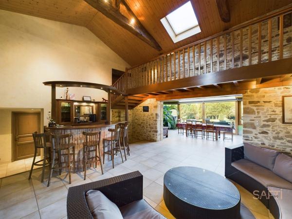 Domaine de charme de 440m² sur 4 hectares