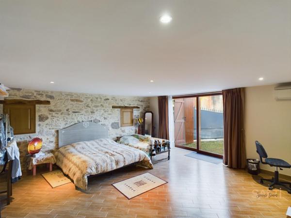 Domaine de charme de 440m² sur 4 hectares