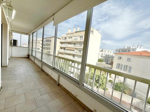 Antibes (06600) ANTIBES CENTRE 3/4P DE 72 M2 EN ÉTAGE DOUBLE GARAGE ET CAVE