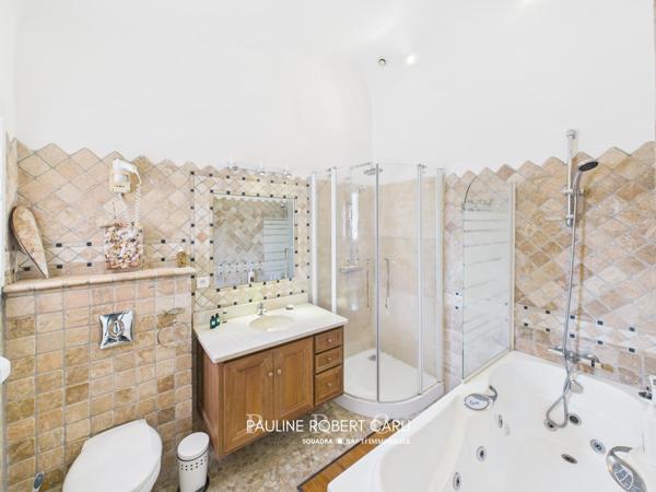 Villa pieds dans l'eau