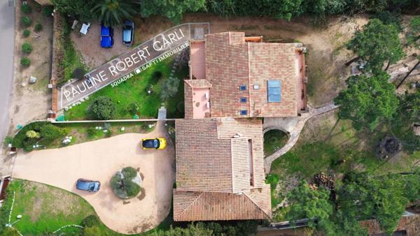 Villa pieds dans l'eau