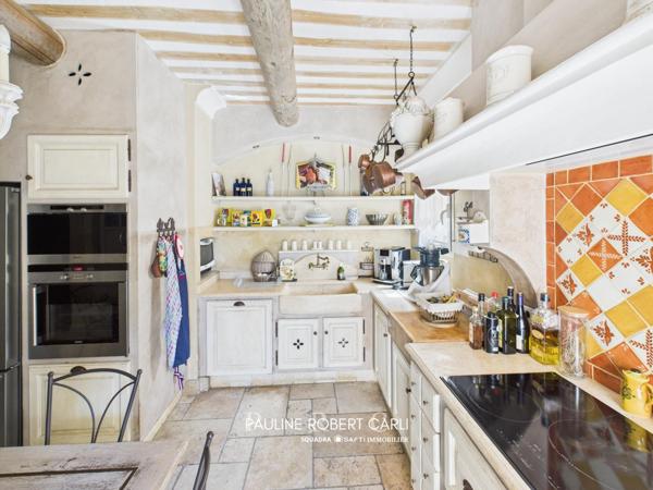 Villa pieds dans l'eau