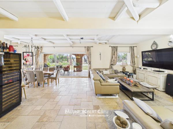 Villa pieds dans l'eau