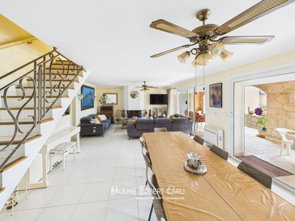 Villa pieds dans l'eau