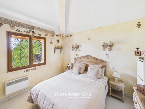 Villa pieds dans l'eau