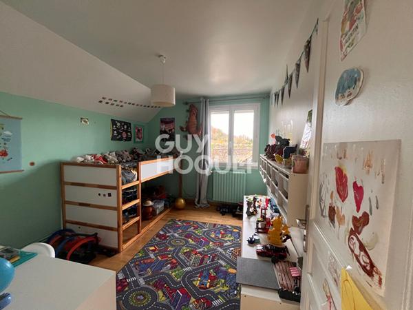 Maison 5 pièces sur un terrain de 1300 m² avec piscine dans le charmant village de Dormelles