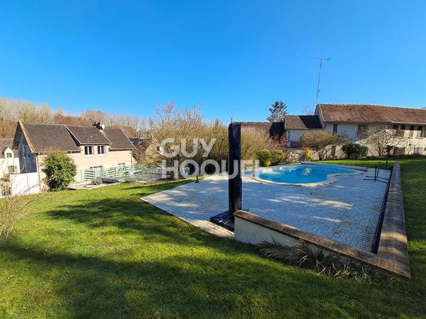 Maison 5 pièces sur un terrain de 1300 m² avec piscine dans le charmant village de Dormelles