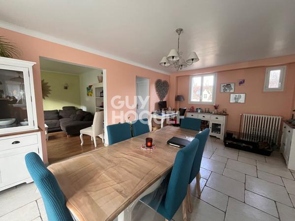 Maison 5 pièces sur un terrain de 1300 m² avec piscine dans le charmant village de Dormelles