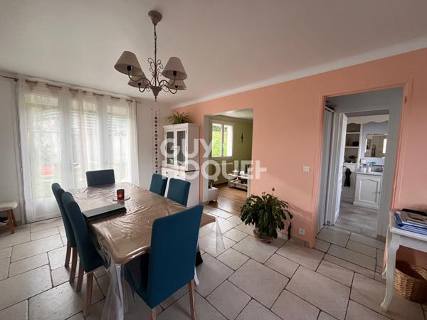 Maison 5 pièces sur un terrain de 1300 m² avec piscine dans le charmant village de Dormelles