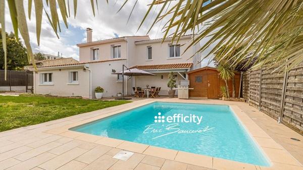 Maison
         8 pièces
        - 225 m² Bien prestige