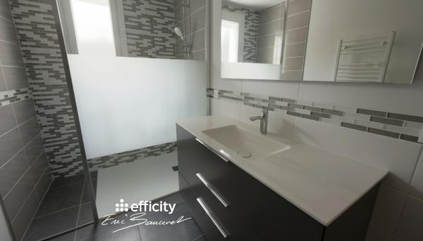Maison
         8 pièces
        - 225 m² Bien prestige