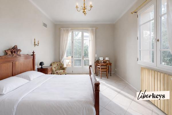 Une Maison Familiale de 236 m² sur 2 700 m² de Terrain Plein Sud