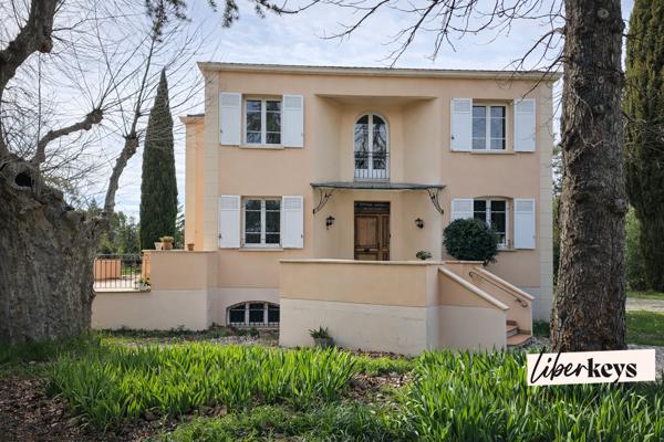 Une Maison Familiale de 236 m² sur 2 700 m² de Terrain Plein Sud