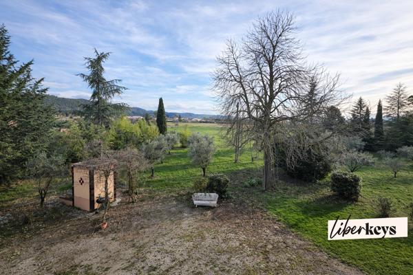 Une Maison Familiale de 236 m² sur 2 700 m² de Terrain Plein Sud
