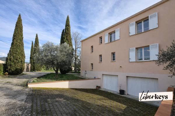 Une Maison Familiale de 236 m² sur 2 700 m² de Terrain Plein Sud