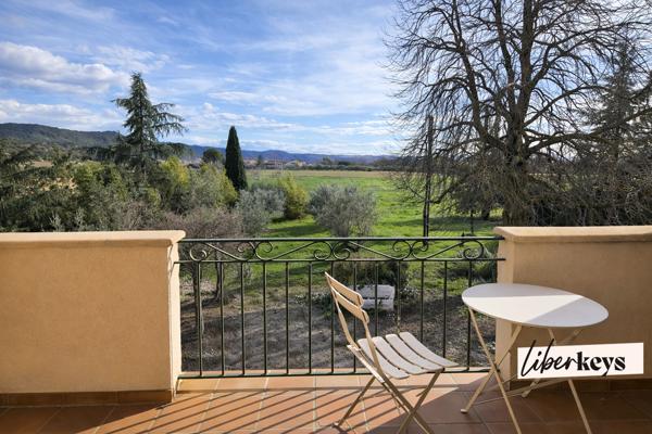 Une Maison Familiale de 236 m² sur 2 700 m² de Terrain Plein Sud