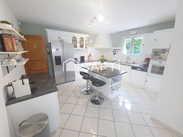 À VENDRE : Belle Villa Familiale d'environ 160 m² à Étage – Grands Volumes & Terrain Arboré