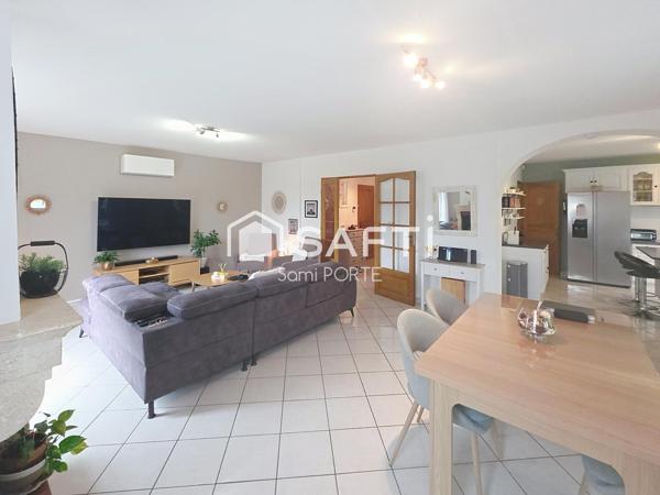 À VENDRE : Belle Villa Familiale d'environ 160 m² à Étage – Grands Volumes & Terrain Arboré