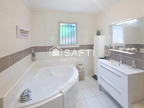 À VENDRE : Belle Villa Familiale d'environ 160 m² à Étage – Grands Volumes & Terrain Arboré