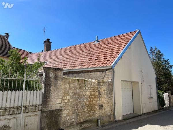 MAISON A VENDRE A MERREY SUR ARCE (10110). Dans le village de MERREY SUR ARCE (10110), à 5 minu...
