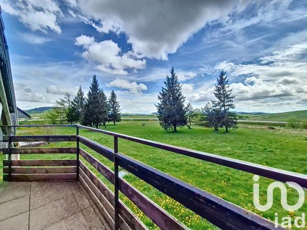 Appartement 2 pièces de 44 m² à Besse-et-Saint-Anastaise (63610)