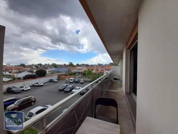 Appartement à louer 2 pièces 50.85m² Cholet (49300)