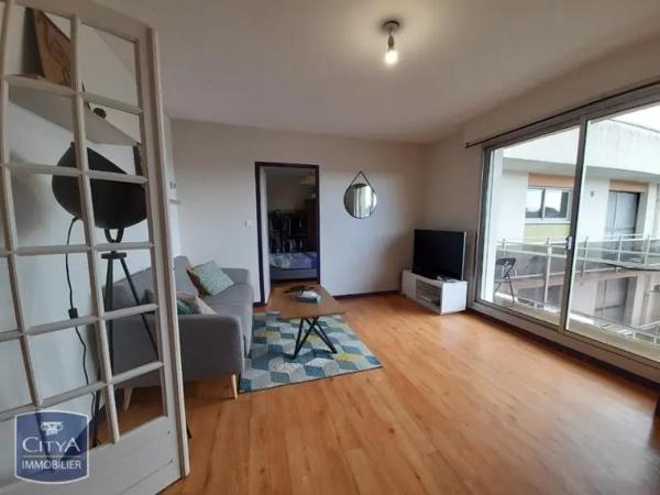Appartement à louer 2 pièces 50.85m² Cholet (49300)