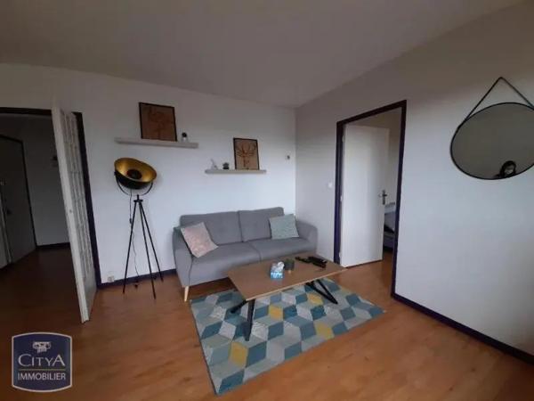 Appartement à louer 2 pièces 50.85m² Cholet (49300)