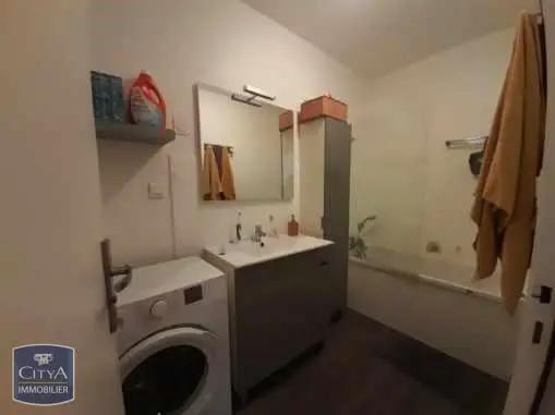 Appartement à louer 2 pièces 50.85m² Cholet (49300)
