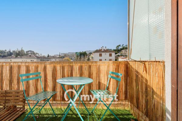 Toulon (83000) Grand T2 meublé avec cave et stationnement – Résidence fermée à La Serinette