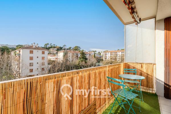 Toulon (83000) Grand T2 meublé avec cave et stationnement – Résidence fermée à La Serinette