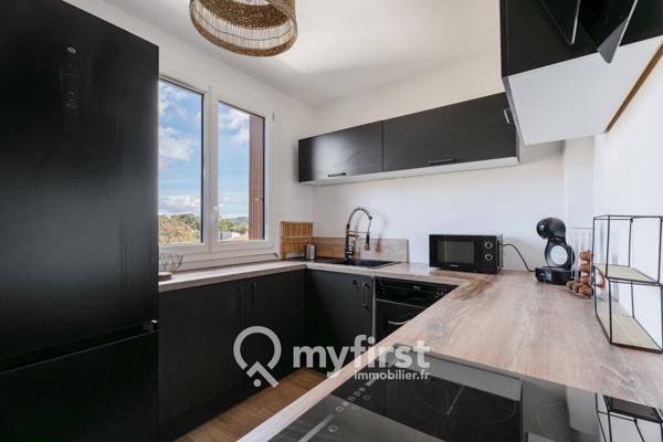 Toulon (83000) Grand T2 meublé avec cave et stationnement – Résidence fermée à La Serinette