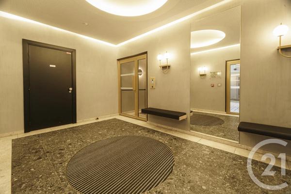 Appartement à vendre  2 pièces - 57,78 m 2   PARIS  - 75019