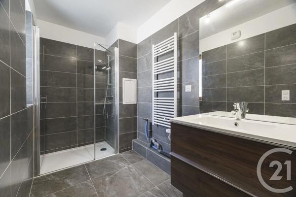 Appartement à vendre  2 pièces - 57,78 m 2   PARIS  - 75019