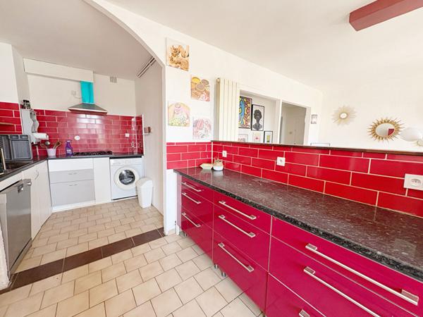 HYERES - T5 - 91 m² - Place Clemenceau