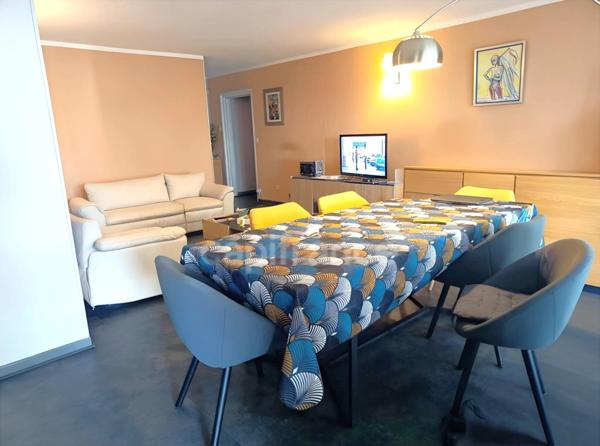 AGDE – 86 m² – Ascenseur – Suite parentale – Terrasses – Stationnement Appartement traversant avec ascenseur, climatisation, terrasses et suite parentale, dans une résidence sereine et verdoyante en i