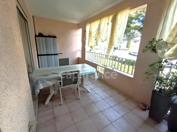 AGDE – 86 m² – Ascenseur – Suite parentale – Terrasses – Stationnement Appartement traversant avec ascenseur, climatisation, terrasses et suite parentale, dans une résidence sereine et verdoyante en i