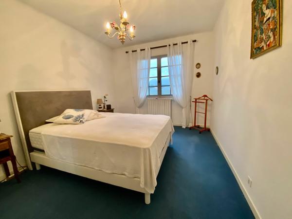 Maison à vendre    6 pièces •  Le Beausset