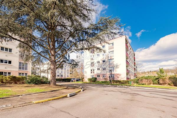 APPARTEMENT - YERRES - 2 PIECES - CAVE - PARKING