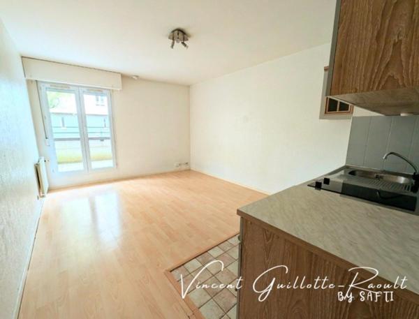 Studio lumineux avec terrasse et parking – Quartier St Hélier, proche gare