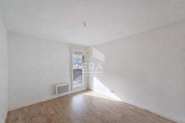 T3 CLICHY RECENT BALCON PARKING