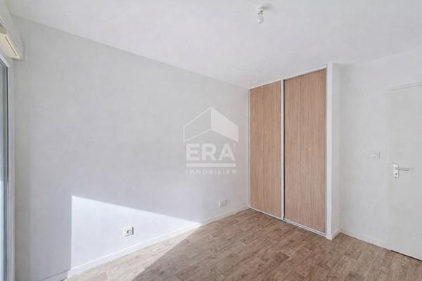 T3 CLICHY RECENT BALCON PARKING