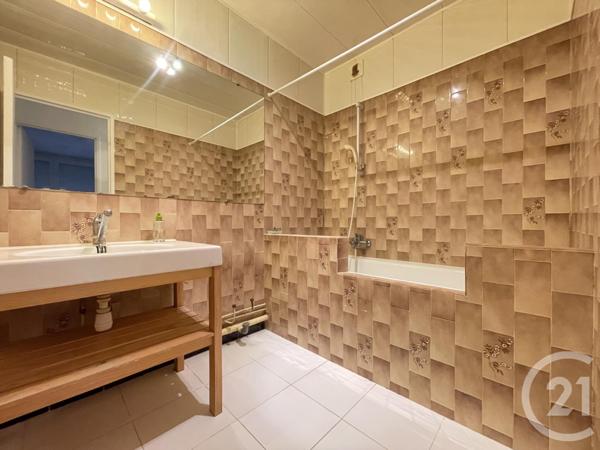 Appartement F6 à vendre  6 pièces - 98,68 m2 ELANCOURT - 78